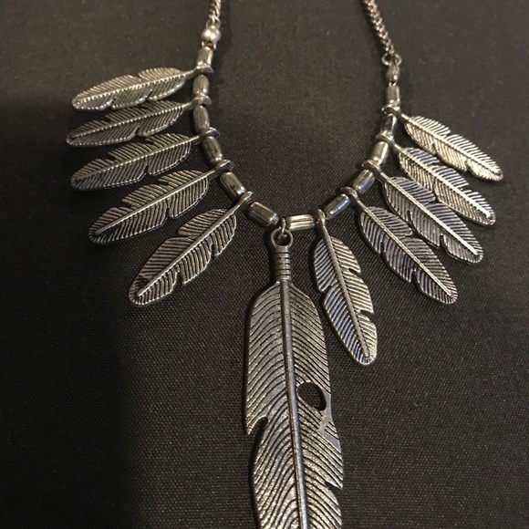Metal Feather Necklace - Picture 3 of 5